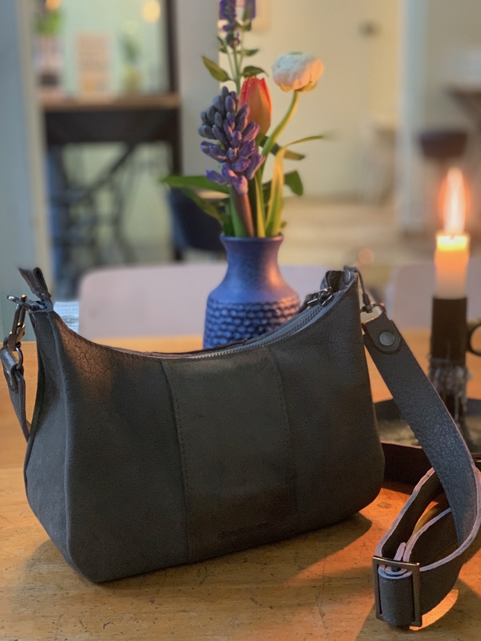 Cross body taupe