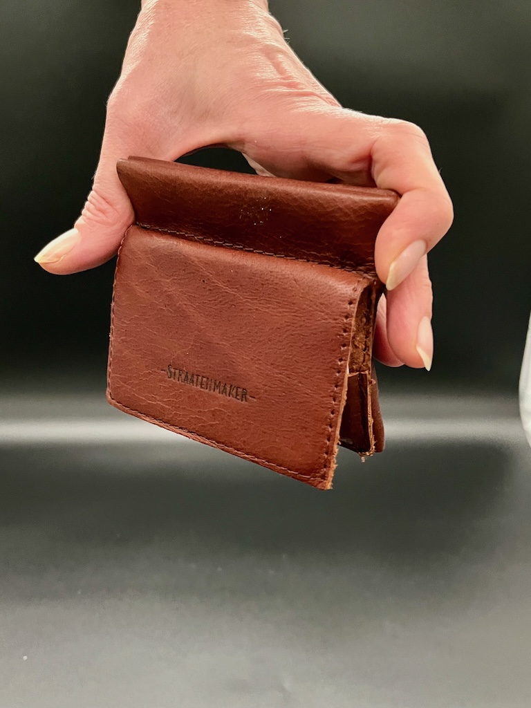 knijp portemonee met pasjes